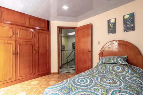 Casa En Venta En Quinta Paredes. Cod V8413