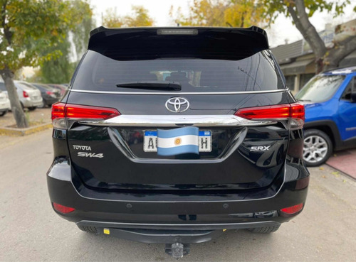 Imagen 6 de 10 de Toyota Sw4 2018 2.8 Srx 177cv 4x4 7as At