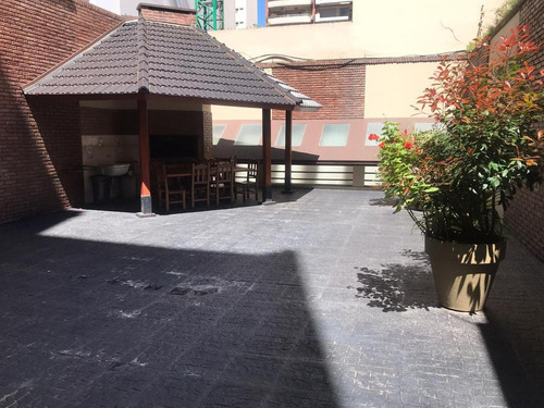 Excelente Piso - 5 Amb. Dep. 4 Baños 2 Balcones 2 Cocheras Baulera. - Belgrano.
