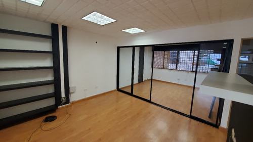 Imagen 9 de 10 de Alquiler Local Comercial - 2do. Nivel - 60 Mts2 - Evaristo Morales