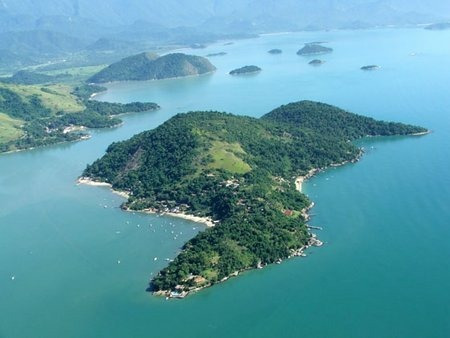 En La Exclusiva Isla Araujo En Paraty, Estado De Rio De Janeiro, Se Encuentra Esta Magnífica Propiedad Con Playa Propia.el Terreno Son 90.000 M2, Co