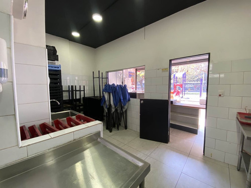 Local En Pdte. Balmaceda 1208 - Apto Para Comida.