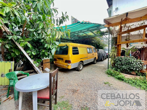 Casa En Venta De 8 Dorm. En Villa Alemana