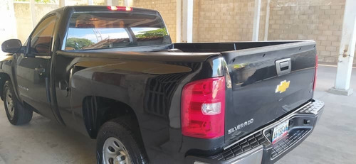 Imagen 3 de 9 de Chevrolet Silverado 4x2