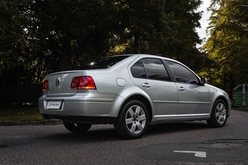 Volkswagen Bora Trendline - Motorland Permuto / Financio