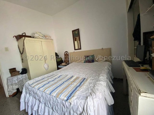 Naudy Escalona & Maribel Morillo Asesores Inmobiliarios De Rentahouse Venden Fabulosa Casa En Excelente Zona De Cabudare