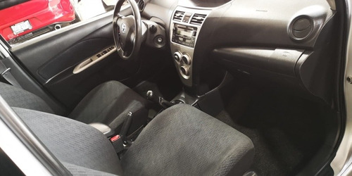 Imagen 11 de 15 de Toyota Yaris 2008 1.5 Sedan Premium 5vel Aa Ee Ra Mt