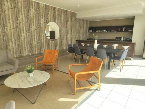 Moderno / Colegio Lincoln / Strip Center