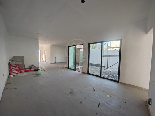 Casa En Preventa En Fracc. Real De Oaxtepec Apta A Créditos Con Alberca Y Jardin