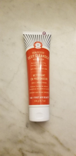 First Aid Beauty Skin Rescue Deep Cleanser (no Trae Caja)