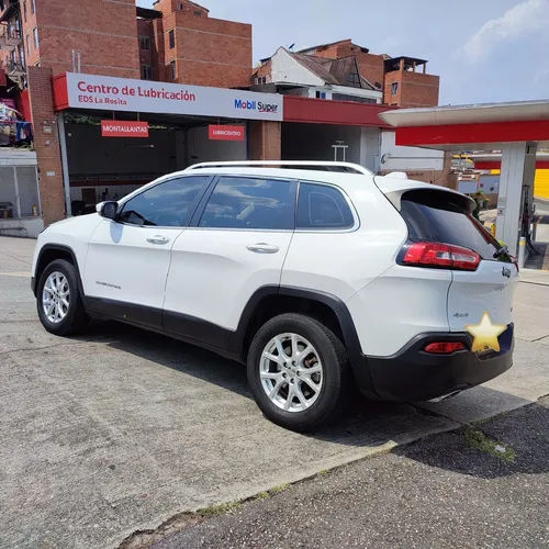 Jeep Cherokee 3.2 Longitude Plus