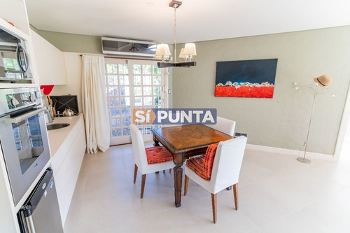 Imagen 27 de 30 de Mansión De Estilo Clásico En Venta En El Corazón De Beverly Hills.
