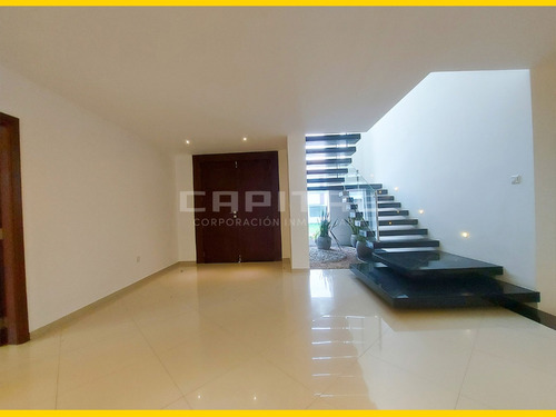 Casa Con Piscina En Alquiler En Condominio Colinas Del Urubó