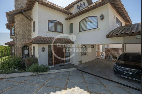 Venta Casa En Concón, 5 Dormitorios, Cercana A Colegios