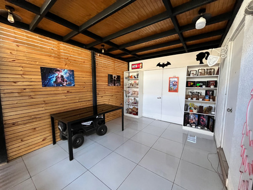 Venta Casa 2 Dormitorios Valle Grande Con Estacionamiento