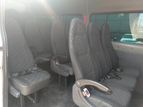 Imagem 10 de 15 de Renault Master 16 Lugares Completa