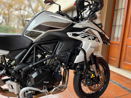 Imagen 14 de 17 de Benelli Trk 502x