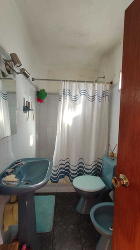 Venta Casa 2 Dormitorios, Patio Y Cochera