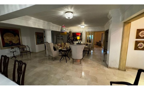 Apartamento En Venta En Serrallés, Santo Domingo
