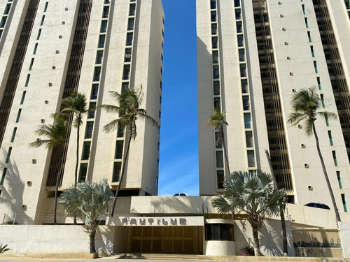 Imagen 18 de 29 de Apartamento En Venta Playa Grande. Mls #23-1619. Yolanda Goncalves