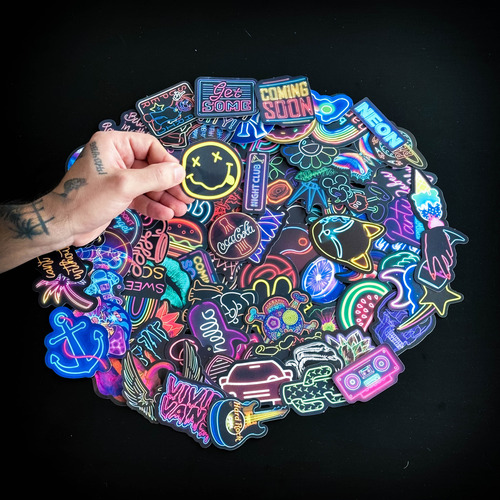 Kit 100 Adesivos Neon Fluorescente Caveira Placas Rock Cores