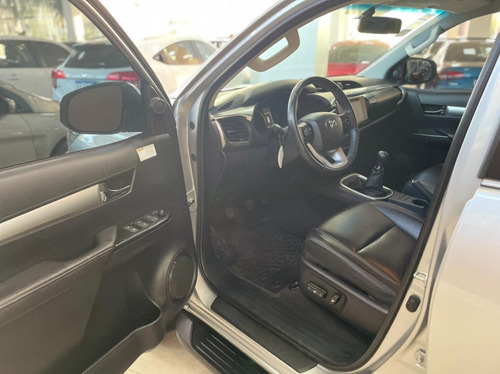 Toyota Hilux Srx 4x4 Manual Año 2017 Color Gris