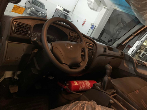 Imagen 6 de 7 de Mercedes Benz Accelo 815