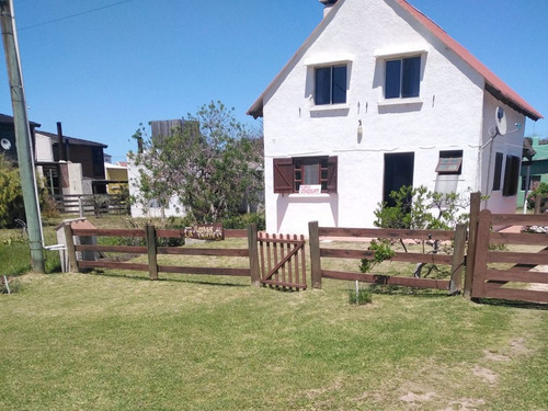 La Rubia Del Diablo En Punta Del Diablo