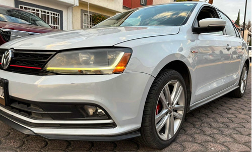 Volkswagen Jetta 2.5 Sportline Mt