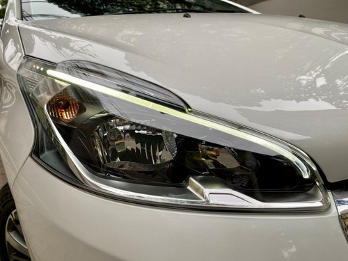 Peugeot 208 1.6 16v Griffe Flex Aut. 5p