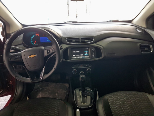 Imagem 9 de 12 de Chevrolet Onix