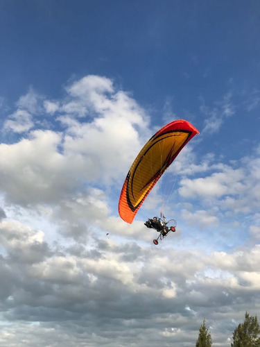 Imagen 2 de 6 de Vuelo Bautismo Parapente Con Motor - Paratrike