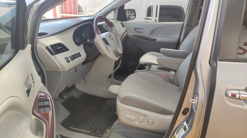 Imagen 8 de 14 de 2014 Toyota Sienna Limited
