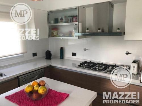 Imagen 8 de 15 de Importante Casa Minimalista