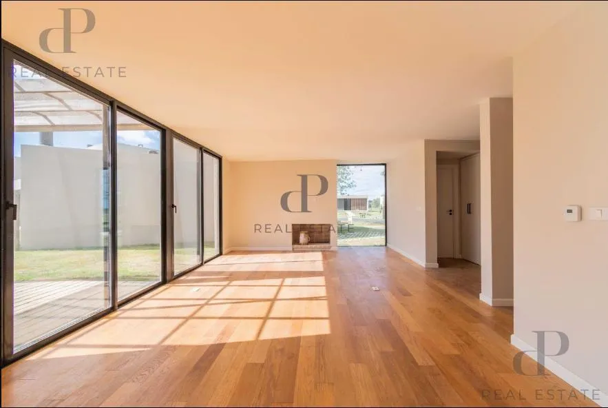 Casa De 3 Dormitorios En Huertas De Los Horneros · Foto 2