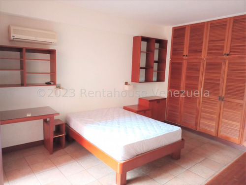Imagen 16 de 20 de Townhouse En Venta En La Boyera - Jardin Y Terrazas