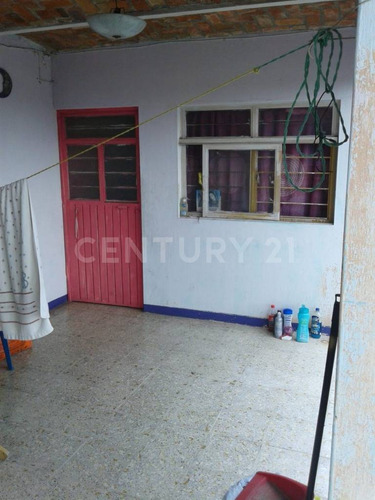 Casa En Venta Con Amplio Terreno En Col. El Carmen, Guadalajara, Jalisco
