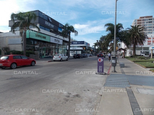 Local En Alquiler En Calle 20 Punta Del Este - Ref: 28002