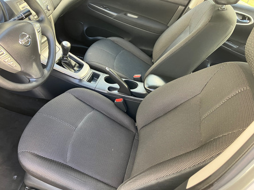Nissan Sentra 1.8 Advance Mt