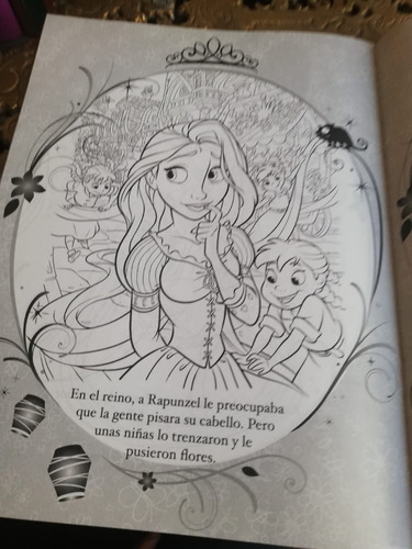 Lote Para Colorear Rapunzel Intensamente (Usado)