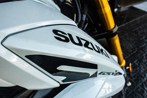 Suzuki Gsx-s 750 - No Yamaha, No Kawasaki! Mc