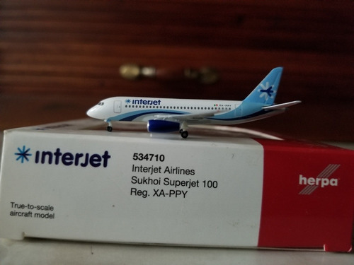 Avion Sukhoi Ssj 100 De Interjet Xa-ppy En Escala 1:500