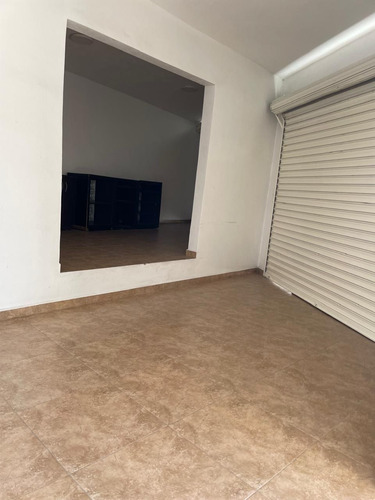 Casa En Venta Con 4 Locales Comerciales