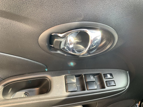 Nissan Versa 4 Puertas