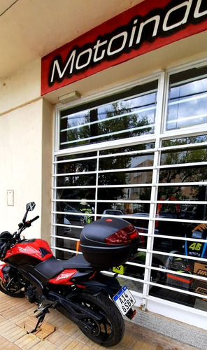 Imagen 8 de 8 de Baul Topcase Moto Plástico Negro Reforz 42l+ Kit Instalacion