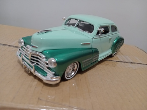 Chevy Fleetline Aerosedan Coupe (1948) Lowraider 1/24 Nuevo 