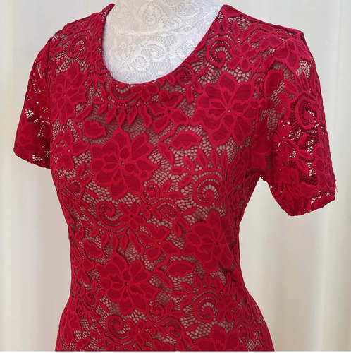 Imagem 1 de 8 de Vestido Longo Vermelho De Renda Para Formatura