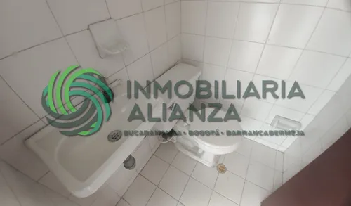 Local En Arriendo En Centro. Cod A8265