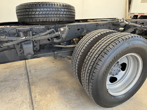 Chevrolet Silverado 6.6 3500 Chasis Cab V8 At