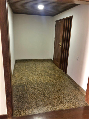 Imagem 3 de 12 de Venda - Apartamento 5 Suítes - Edf. Taormina - Barra - Salva